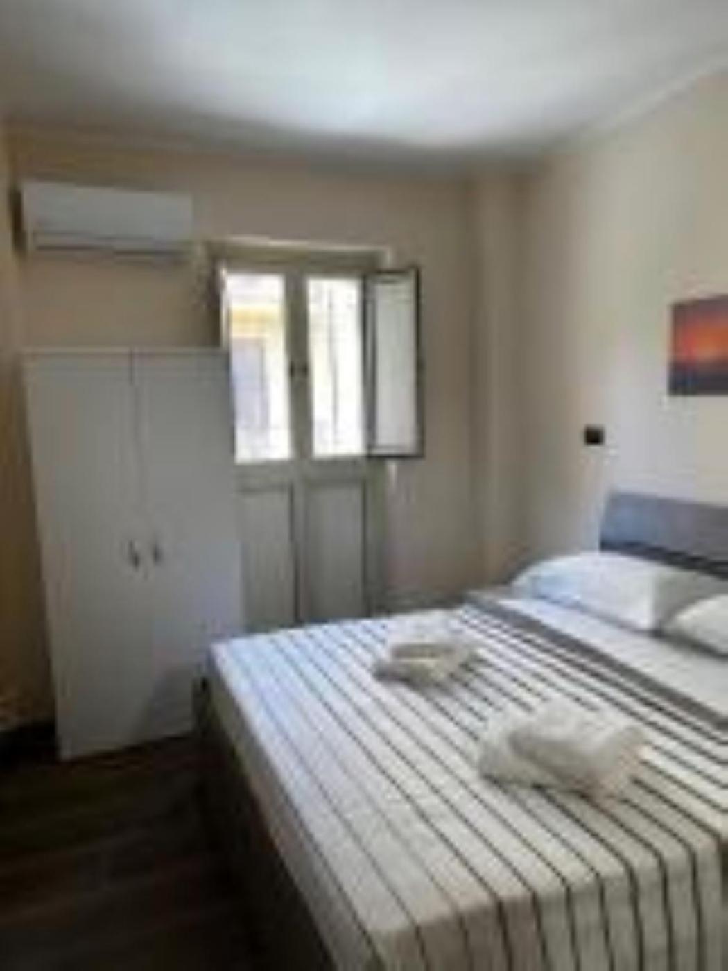 Omnia Bed & Breakfast *